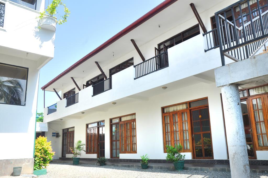 Green Shadows Beach Hotel Wadduwa Εξωτερικό φωτογραφία