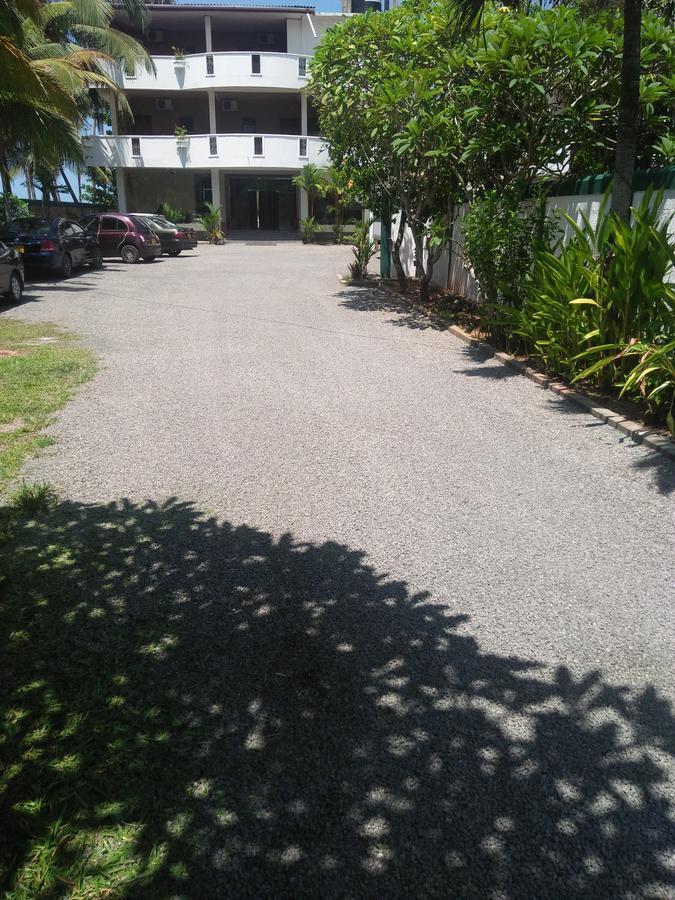 Green Shadows Beach Hotel Wadduwa Εξωτερικό φωτογραφία